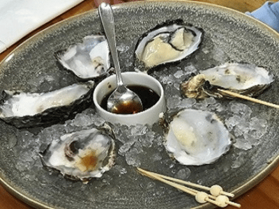 carousel 5 cloudy bay oysters