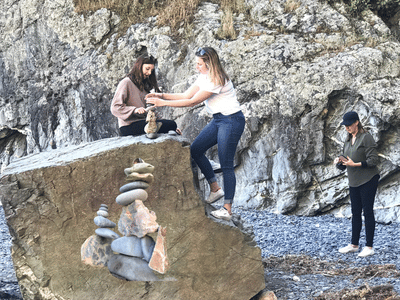 girls architect rock build